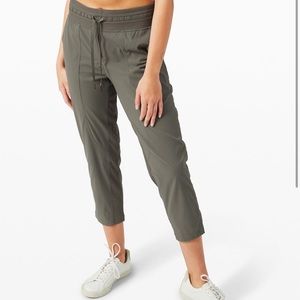 Lululemon dance studio crop